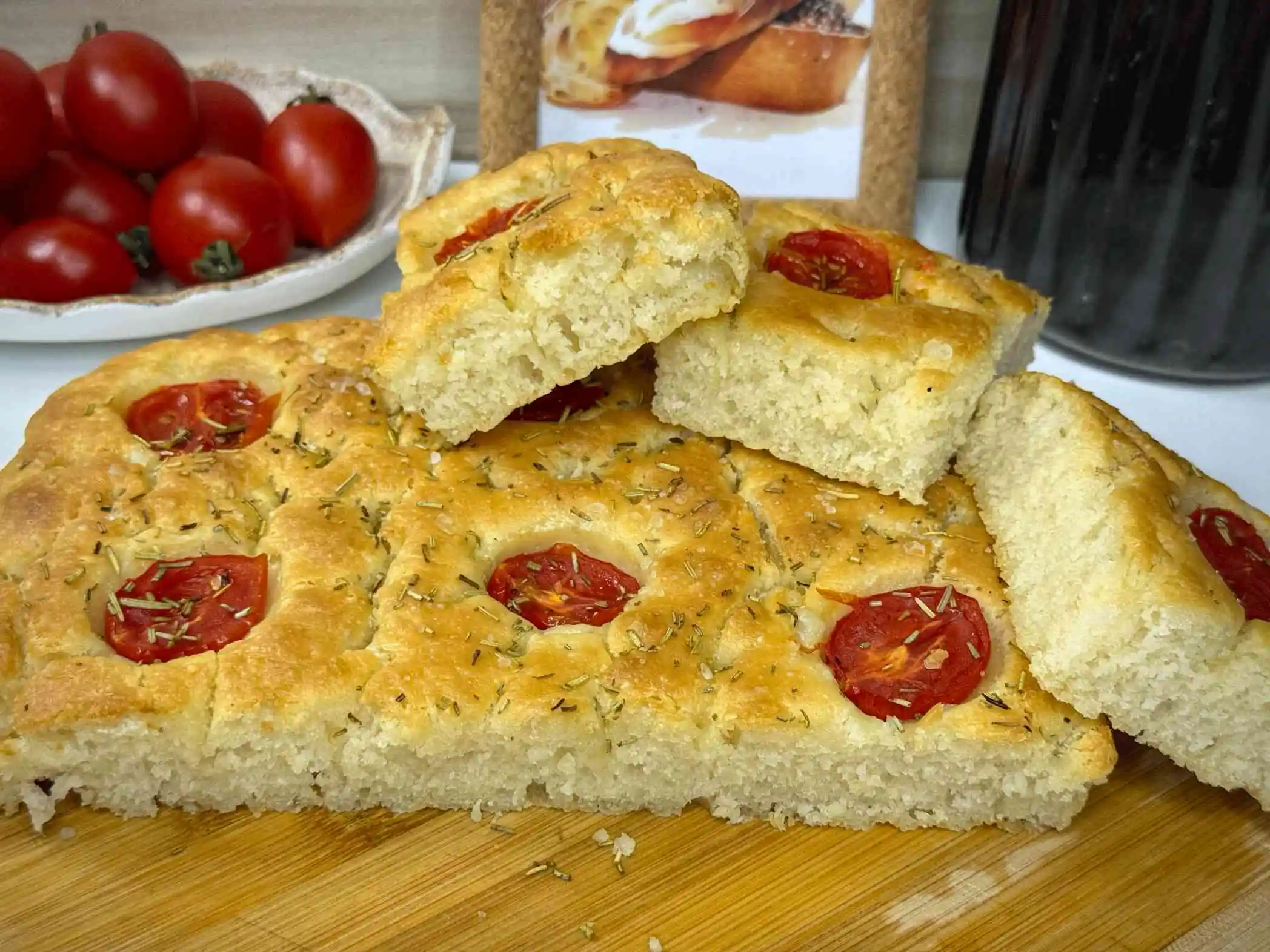 Brza italijanska pogača fokača sa cherry paradajzom